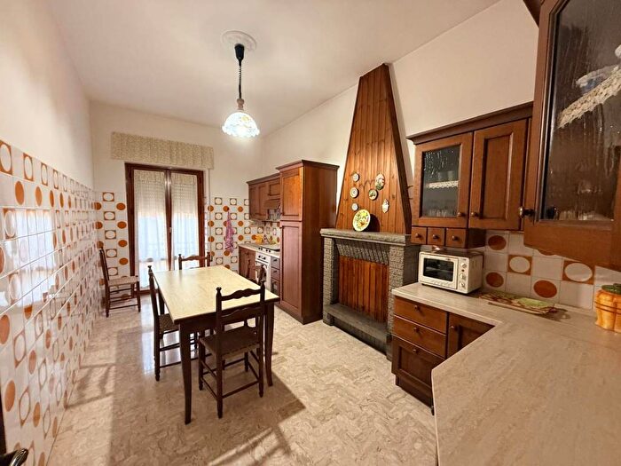 Appartamento quadrilocale in affitto in Via della Cava, Marta