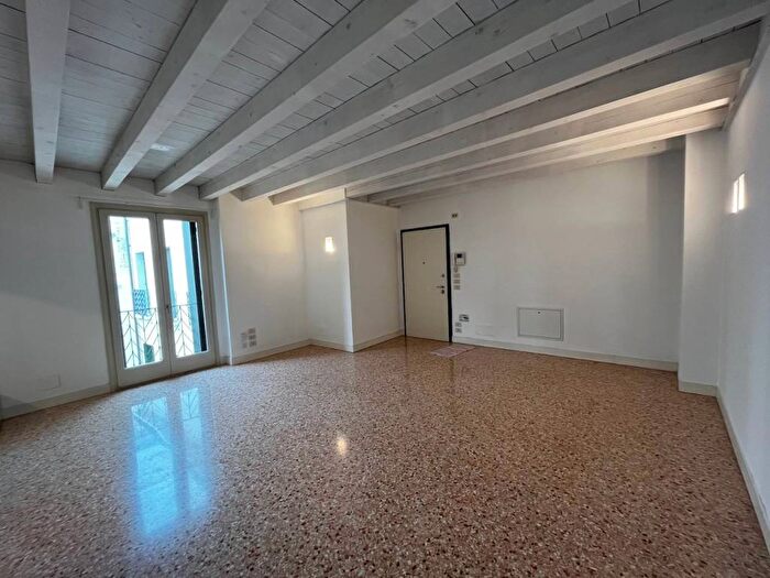 Appartamento con 5 locali in affitto in Piazza del Quartiere Latino, Piazza dei Signori, Treviso