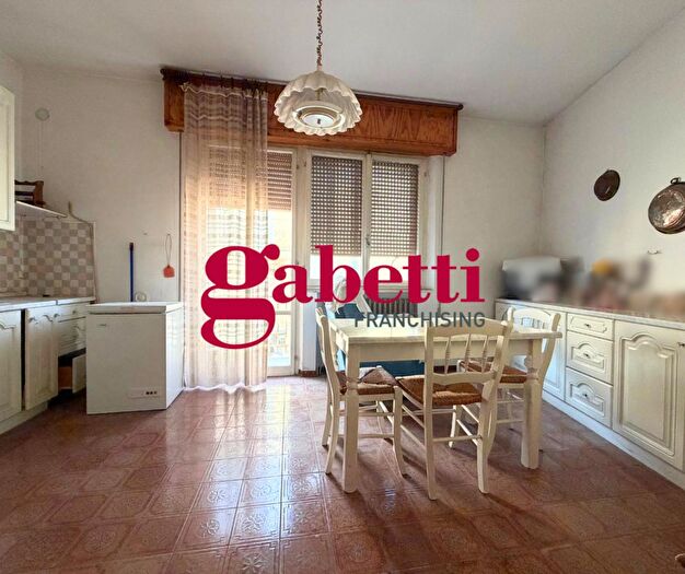 Casa con 9 locali in vendita in Novafeltria