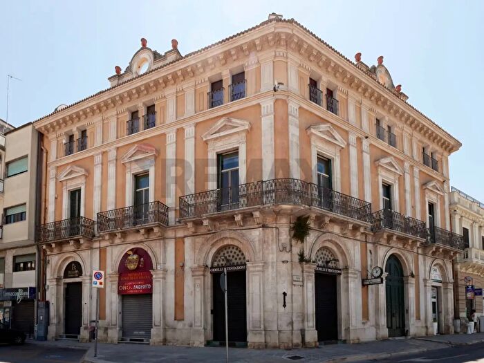 Casa bilocale in vendita in Piazza Vittorio Emanuele II, Acquaviva Delle Fonti