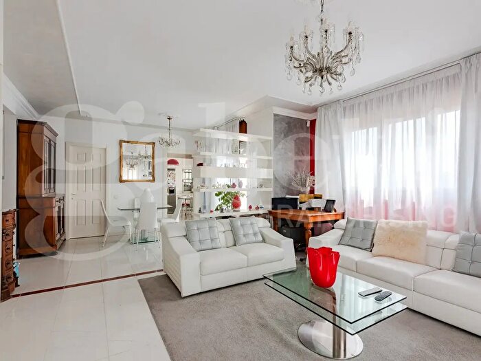 Appartamento quadrilocale in vendita in Via Jan Palach, Milano