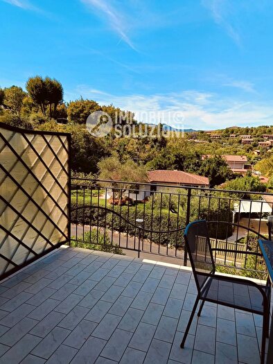 Appartamento trilocale in affitto in Padenghe Sul Garda