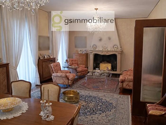 Appartamento quadrilocale in vendita in Via Colonnello Alessandro Bettoni, Brescia