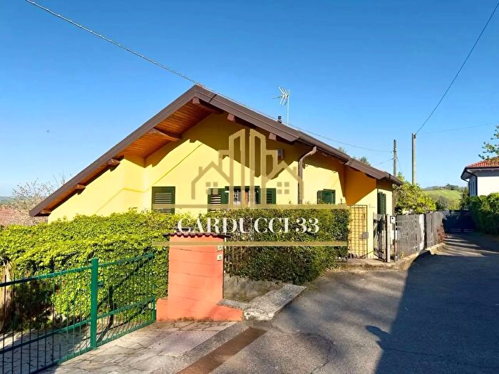 Casa con 6 locali in vendita in Tortona