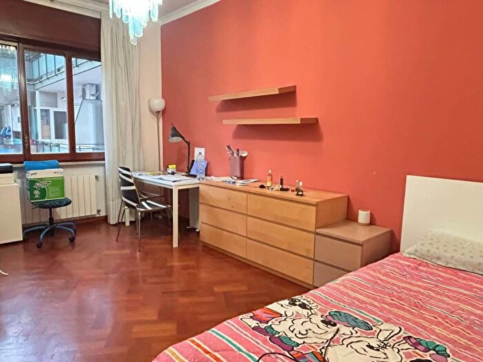 Appartamento trilocale in affitto in Via Mariano Semmola, Rione Alto, Napoli