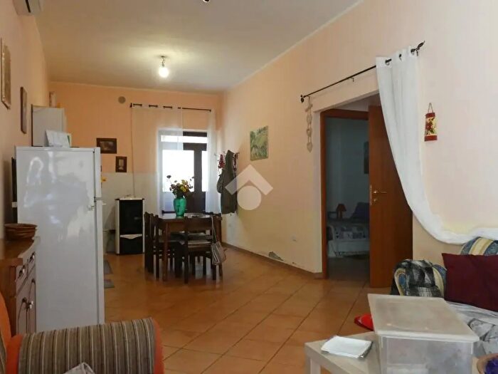 Appartamento trilocale in vendita in Via Taranto, Rocca Imperiale