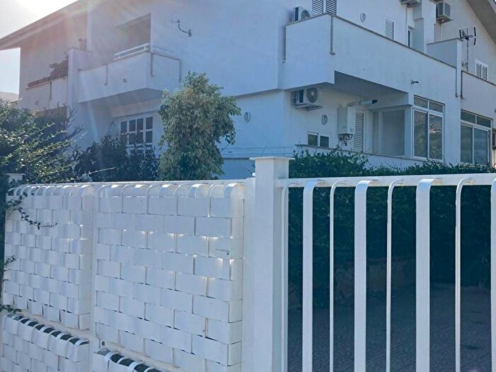 Casa trilocale in affitto in Via Monsignore Francesco Paolo Evola, Mondello Valdesi, Palermo