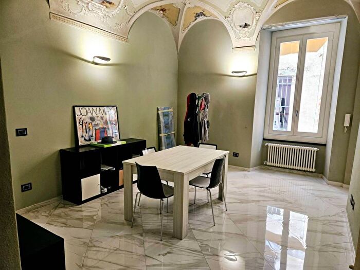 Appartamento quadrilocale in affitto in Vico Emanuele Gonzales, Centro Storico, Chiavari