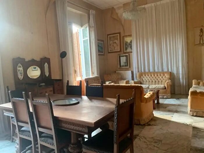 Appartamento con 5 locali in vendita in Via San Francesco da Paola, Reggio Calabria