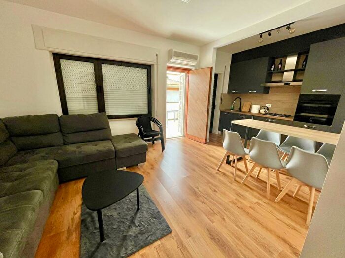 Casa trilocale in affitto in Viale delle Pigne, Villaggio Giornalisti Poggio, Anzio