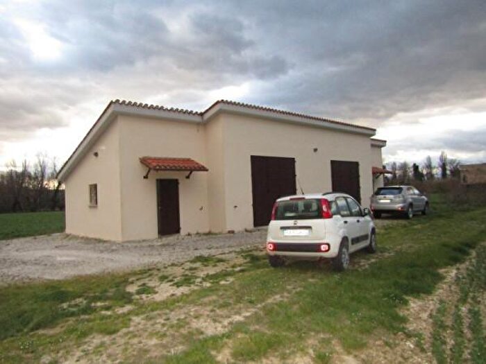 Casa con 5 locali in vendita in Jesi