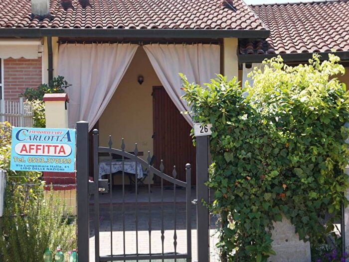 Casa trilocale in affitto in Via Nuova Caledonia, Lido delle Nazioni, Comacchio