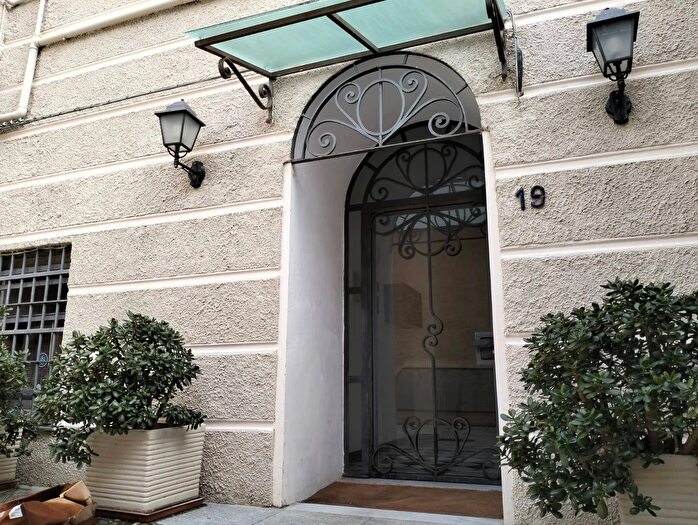 Appartamento con 5 locali in affitto in Via Buranello, Varazze