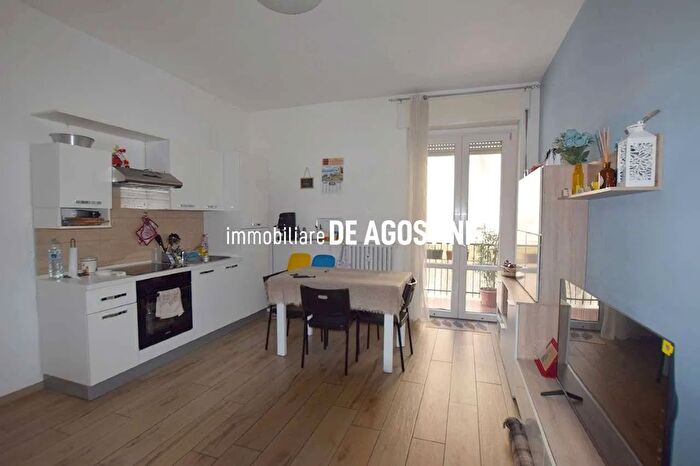 Appartamento trilocale in vendita in Via Milano Arona Novara, Arona