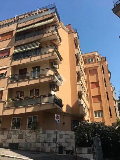 Appartamento bilocale in vendita in Via di S Calepodio, Roma