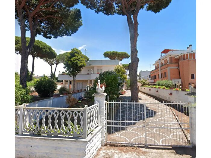 Casa con 5 locali in vendita in Via degli Olmi, Anzio