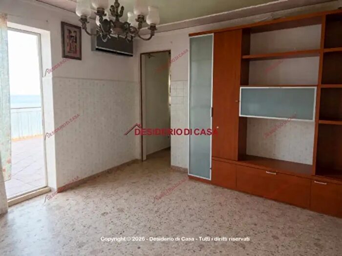 Appartamento trilocale in vendita in Via Libertà, Pollina