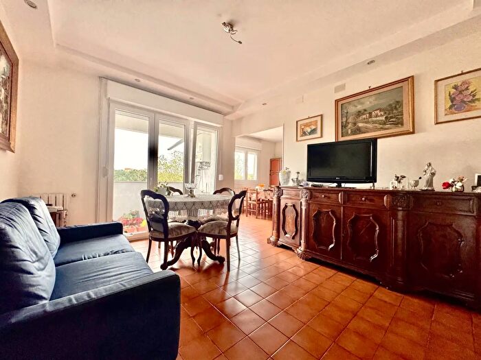 Appartamento trilocale in vendita in Viale Giorgio De Chirico, Roma