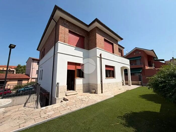 Appartamento bilocale in affitto in Via Giacomo Matteotti, Fara In Sabina