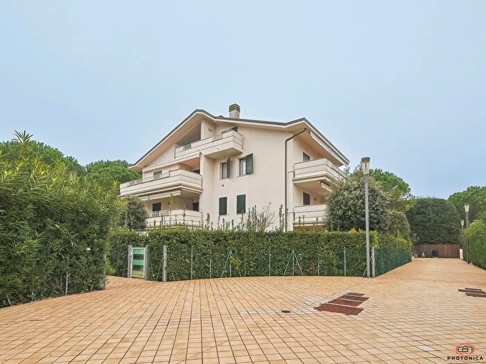 Appartamento trilocale in affitto in Viale Dante, Cervia