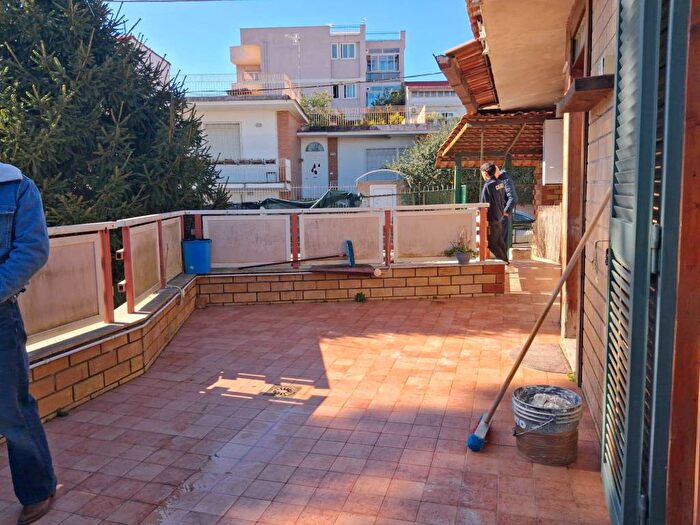 Appartamento trilocale in affitto in Strada Comunale Guantai a Nazareth, Camaldoli, Napoli