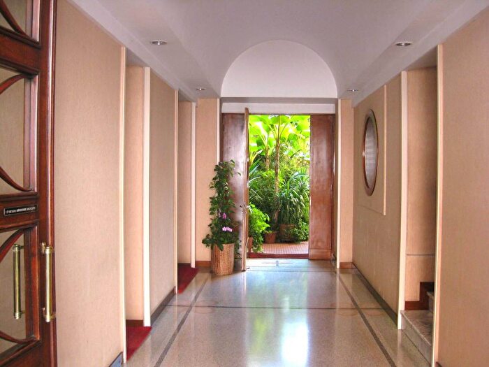 Appartamento trilocale in affitto in Via Marcona, Piave Tricolore, Milano