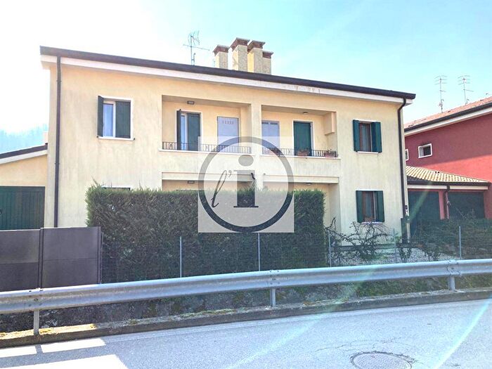 Casa con 5 locali in vendita in Galzignano Terme