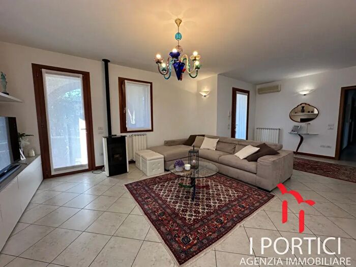 Casa con 8 locali in vendita in Via Nuova Moglianese Gardigiano, Scorze