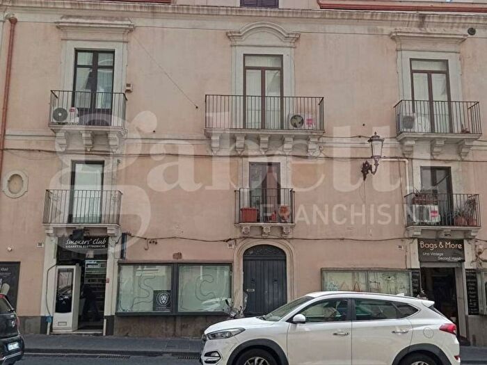 Appartamento bilocale in affitto in via Etnea, XX Settembre Tribunale, Catania