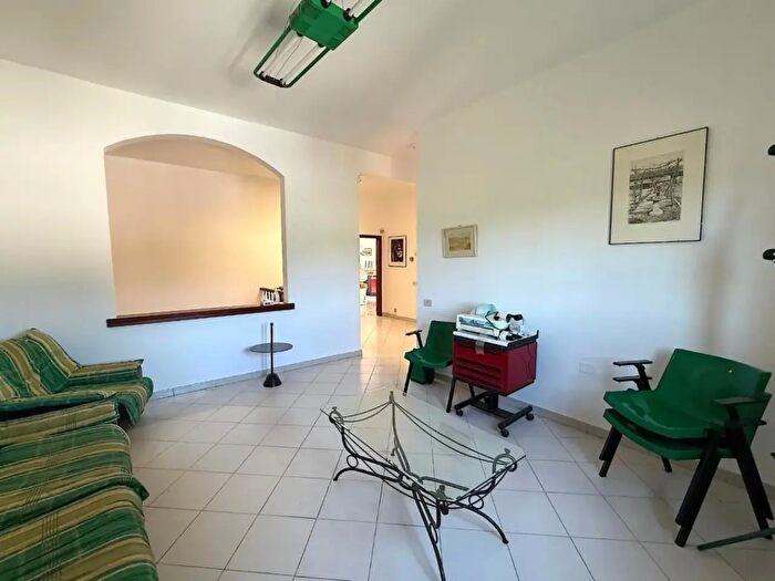 Appartamento con 5 locali in vendita in Etro Grocco, Vinci