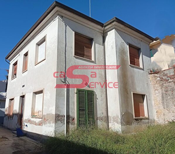 Casa con 9 locali in vendita in Ante Alighieri, Montecatini Terme