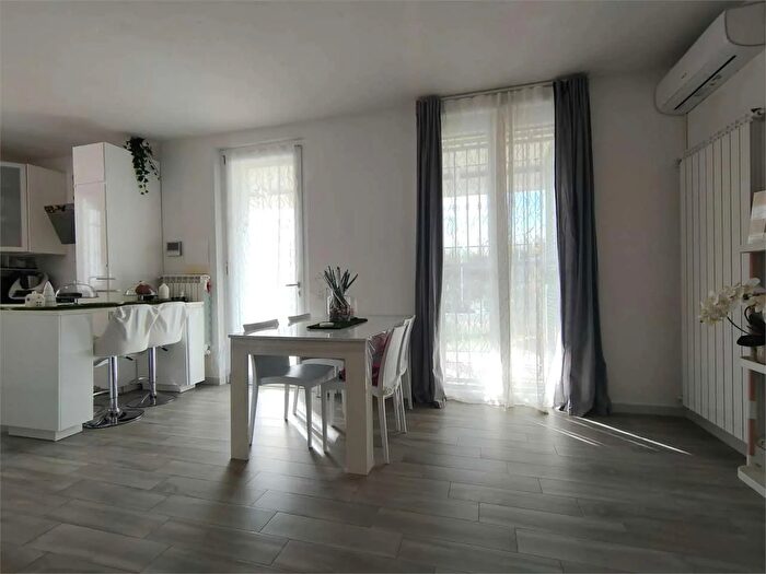 Casa quadrilocale in vendita in Sarzana