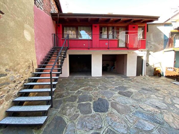 Appartamento monolocale in vendita in Via Grandubbione, Pinasca