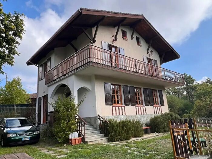 Casa con 9 locali in vendita in Località Pistoni, Sassello