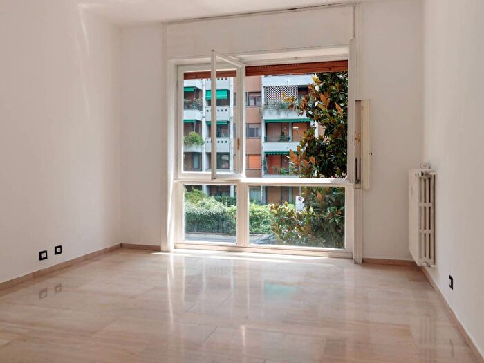 Appartamento trilocale in affitto in Via Corno di Cavento, San Siro, Milano
