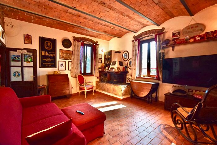 Casa con 6 locali in vendita in Piombino Livorno, Piombino