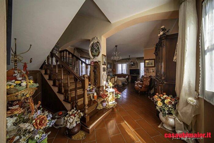 Casa con 7 locali in vendita in San Giuliano Terme