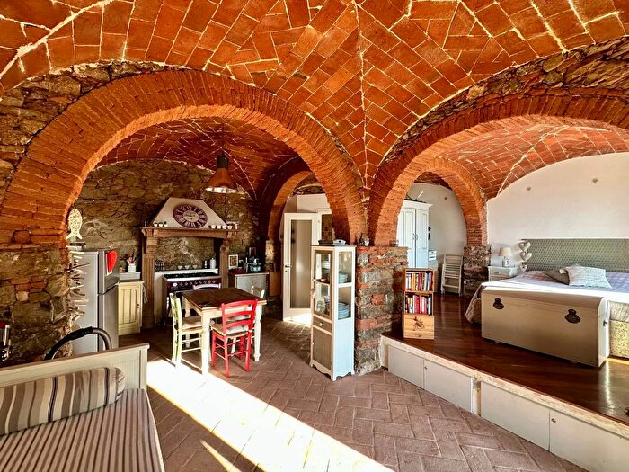 Appartamento bilocale in vendita in Campiglia Marittima Livorno, Campiglia Marittima