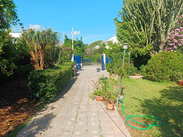 Casa con 6 locali in affitto in Via Pazienza, Mondello Valdesi, Palermo
