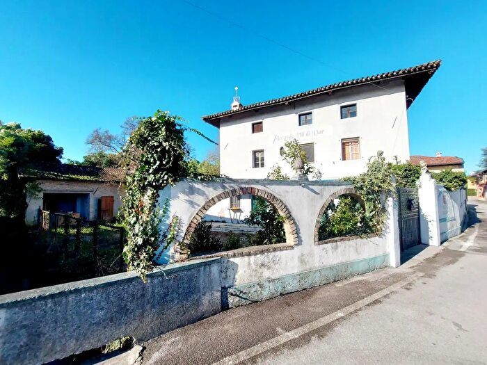 Casa con 6 locali in vendita in Via a Robbiani, Varmo