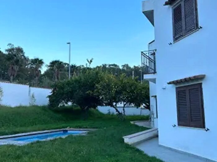 Casa con 6 locali in affitto in Contrada Turrati, Soverato