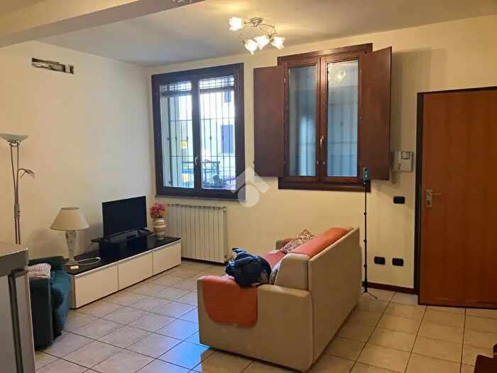 Appartamento bilocale in vendita in Via Zuavi, Melegnano