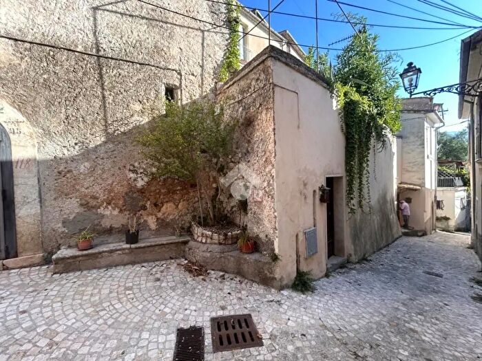 Appartamento con 5 locali in vendita in Strada Maggiore, Alvito
