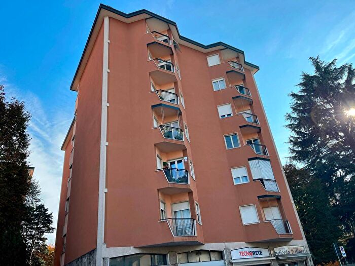 Appartamento trilocale in affitto in Via Amatore Sciesa, Ronchi, Gallarate