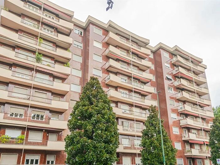 Appartamento trilocale in vendita in Via Ariosto, Sesto San Giovanni