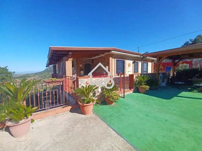 Casa trilocale in vendita in Via Serri, Giungano