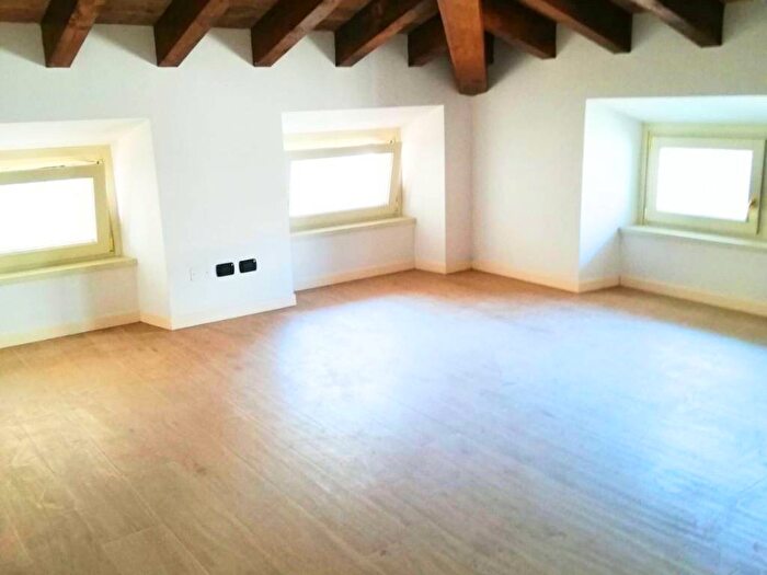 Casa trilocale in vendita in Via A Salvioni, Borgo Palazzo, Bergamo