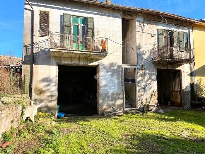 Casa con 6 locali in vendita in Via Fontana Nuova, Tuscania