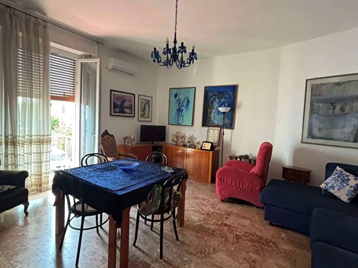 Appartamento con 7 locali in affitto in Medesano