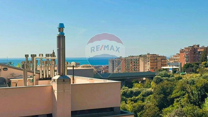 Appartamento con 5 locali in vendita in Via Branega, Genova